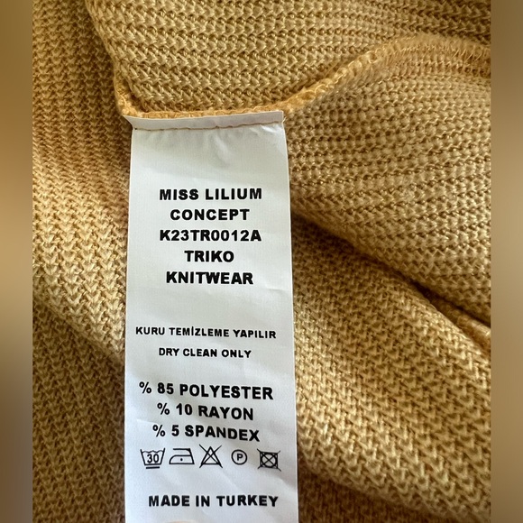 Sweater - Picture 5 of 7